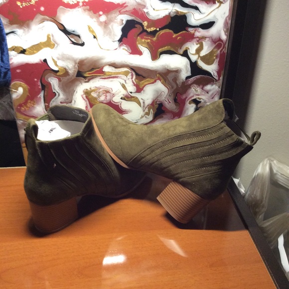 Women's Suede Booties - Picture 3 of 8